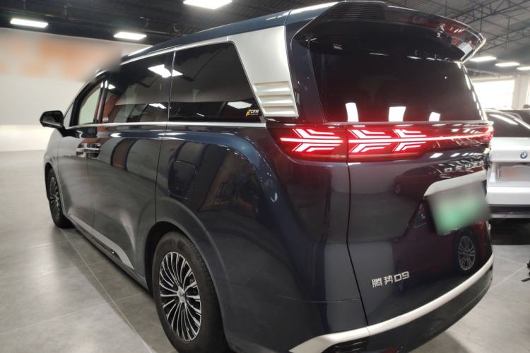 Used Denza D9 2022 DM-i 970 Four-Wheel Drive Flagship Model
