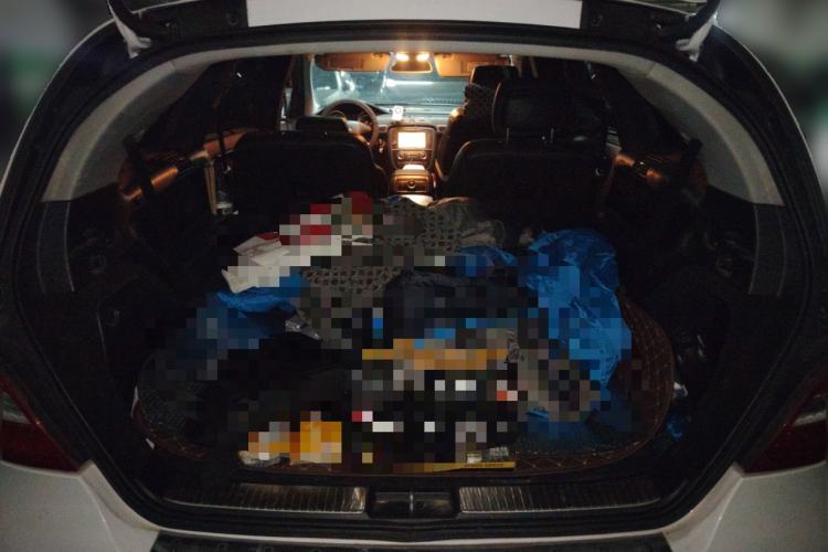 Used Mercedes-Benz R-Class 2014 R 400 4MATIC Business Model Trunk