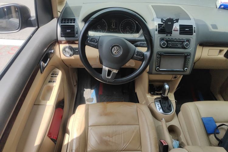 Used Volkswagen Touran 2011 1.4T DSG ZhiZhen Edition 5 Seats Steering Wheel