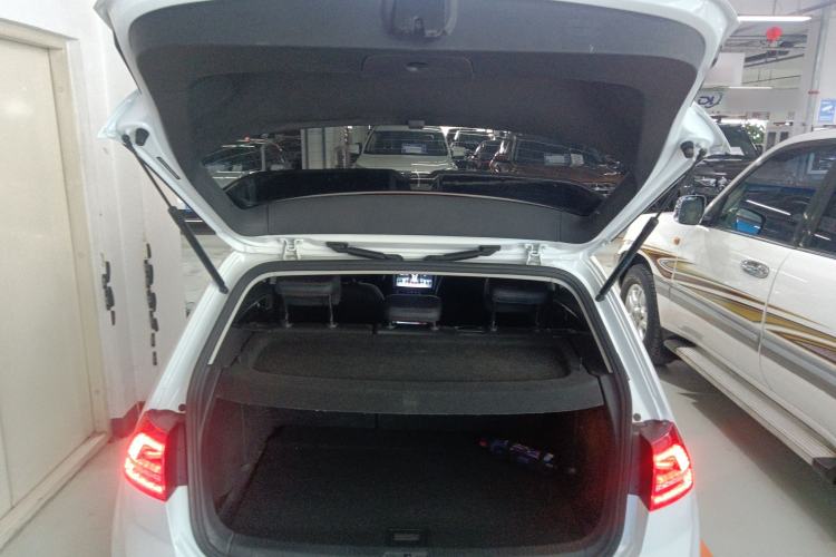 Used Volkswagen Golf 2014 1.4TSI Automatic Comfort Model Trunk