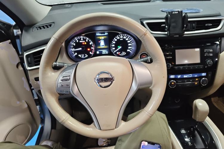 Used Nissan X-Trail 2015 2.0L CVT Comfort MAX Edition 2WD