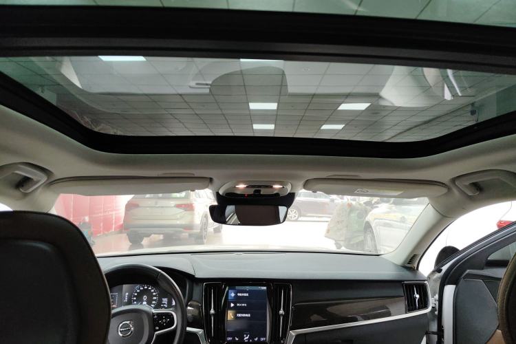 Used Volvo S90 2018 T4 Zhiyuan Edition
