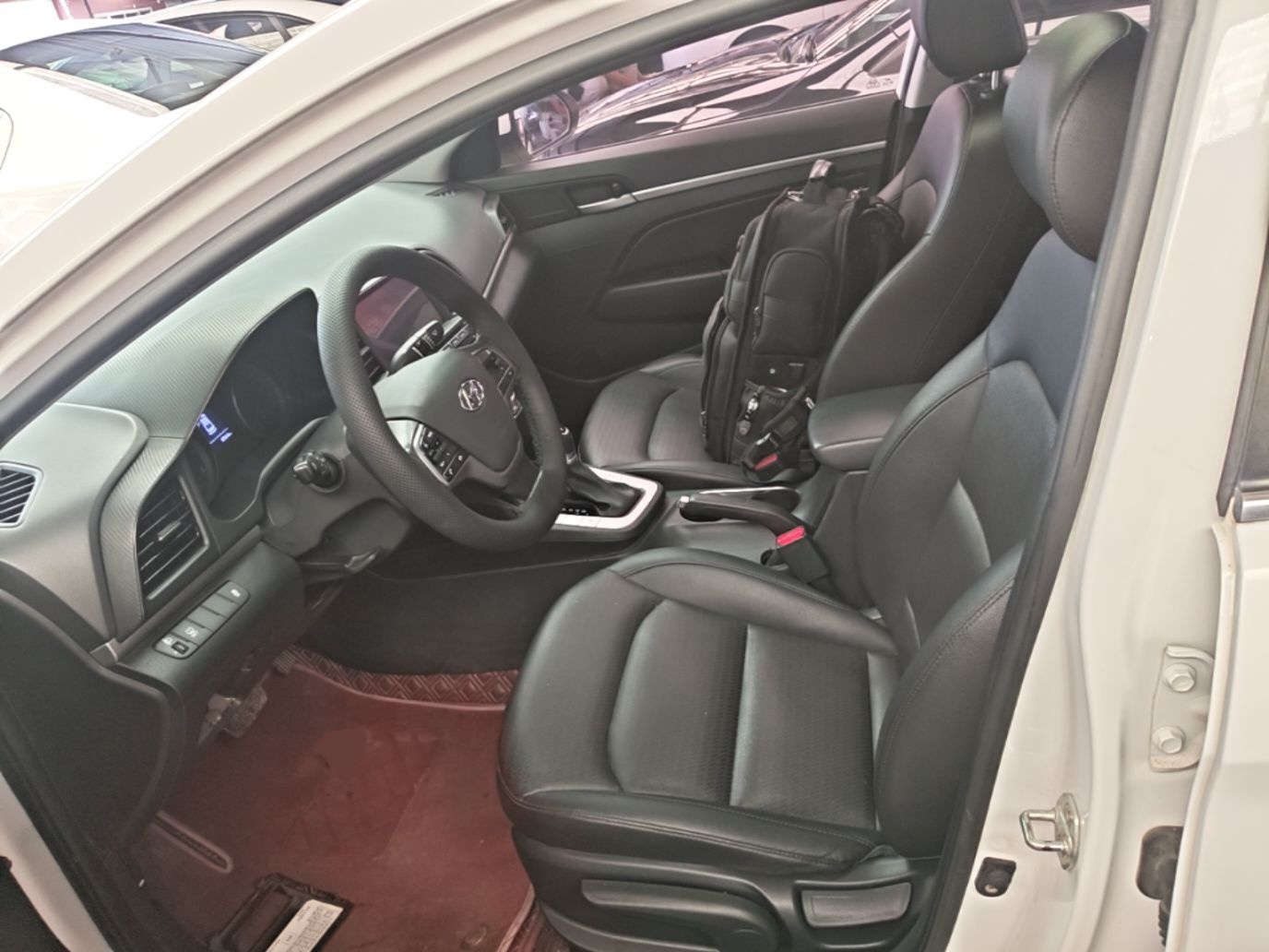 Interior delantero