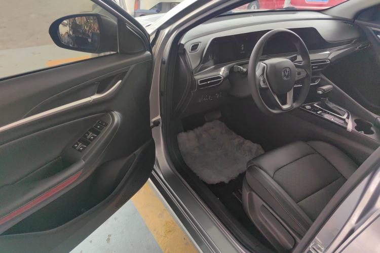 Used CHANGAN Eado 2020 PLUS 1.6L GDI Automatic Luxury Model Driver Seat