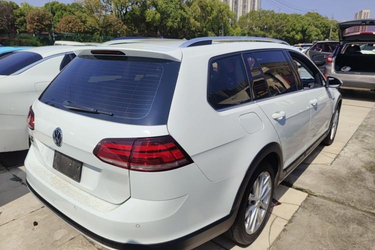 Used Volkswagen Golf 2019 1.8TSI Travel Edition
