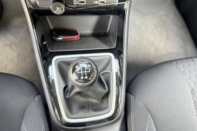 Used Roewe i5 2020 1.5L Manual 4G Connect Luxury Edition