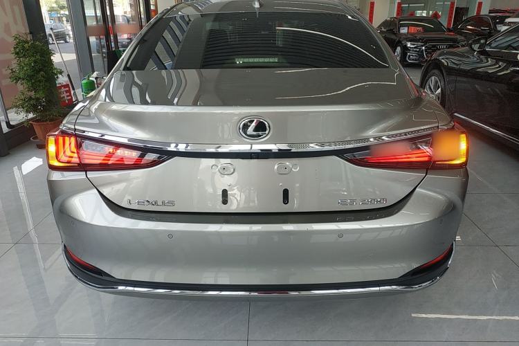 Used Lexus ES 2023 200 Excellence Edition