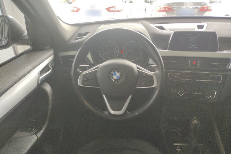 Used BMW X1 2018 sDrive18Li Fashion Model Steering Wheel