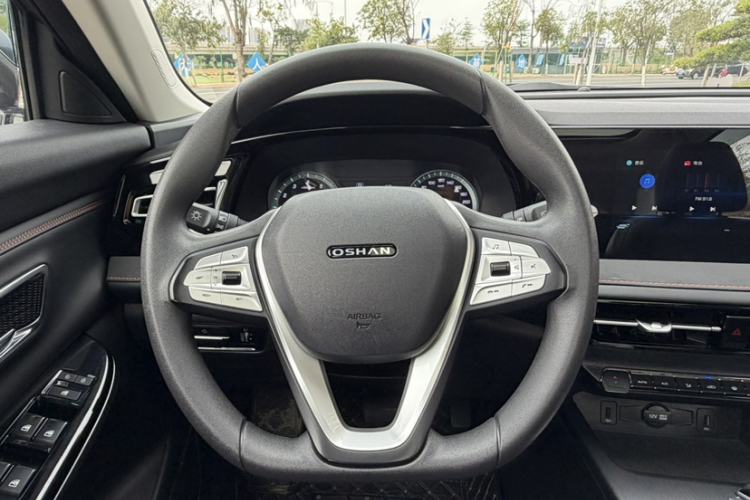 Used CHANGAN OSHAN X7 PLUS 2022 1.5T Blue Whale Edition Automatic Luxury 7-Seater