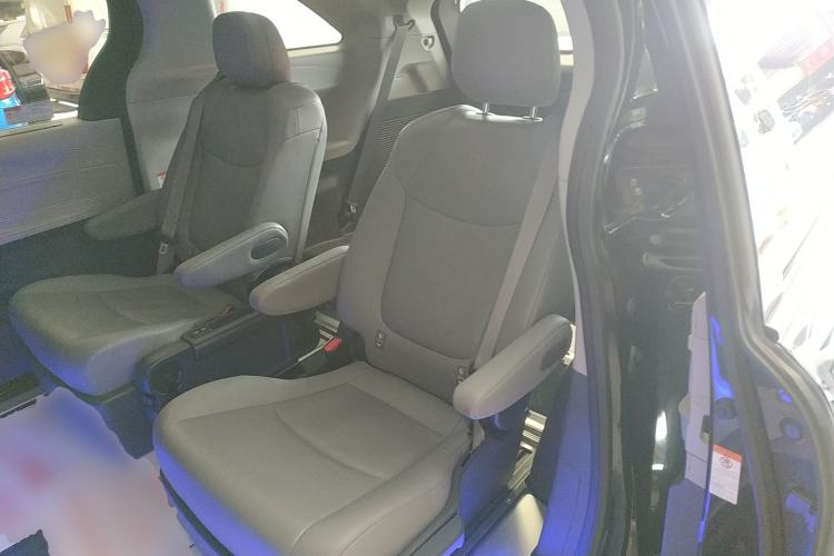 Used Toyota Granvia 2023 2.5L Hybrid Prestige PLUS Edition Left Rear Seat