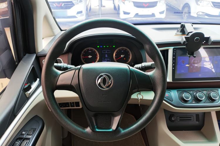 Used FORTHING Lingzhi 2017 M5L 1.6L 7-Seater Comfort Model Steering Wheel