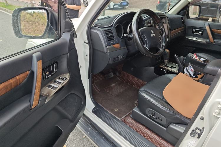 Used Mitsubishi Pajero 2019 3.0L Automatic Prestige Edition Driver Seat