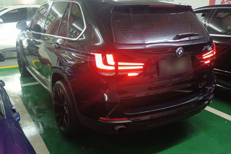 Used BMW X5 2017 xDrive35i Middle East Rear Left 45 Deg