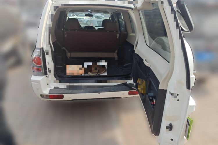 Used Mitsubishi Pajero 2011 V73 3.0L MT GL Trunk