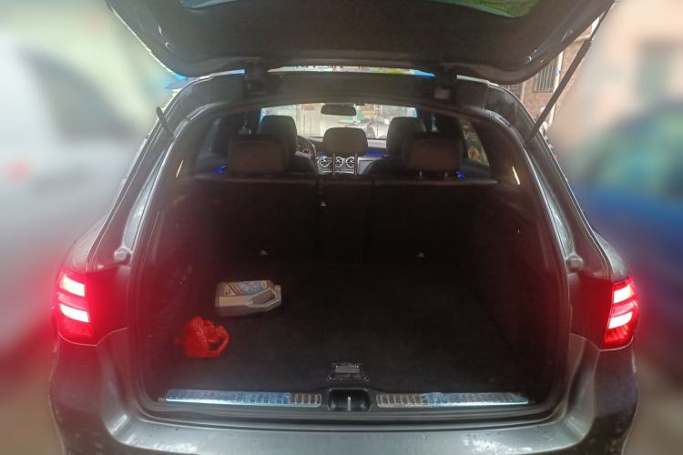 Used Mercedes-Benz GLC 2018 Facelift GLC 260 4MATIC Luxury Edition Trunk