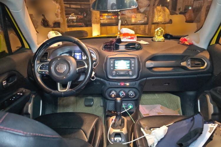 Used Jeep Renegade 2016 1.4T Automatic Jingneng Edition Center Console