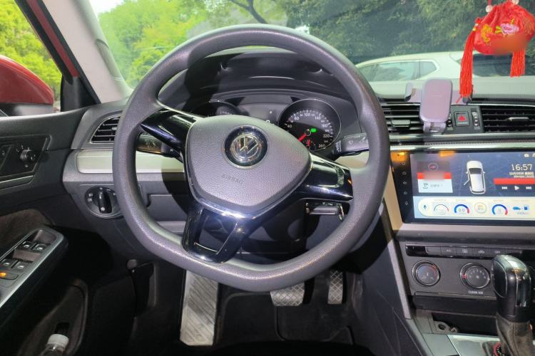 Used Volkswagen Lamando 2015 230TSI DSG Fashion Edition Steering Wheel