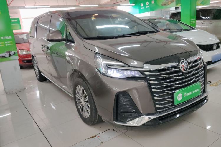 Used Buick GL8 2023 Facelifted Land Cruiser Executive Luxury Version