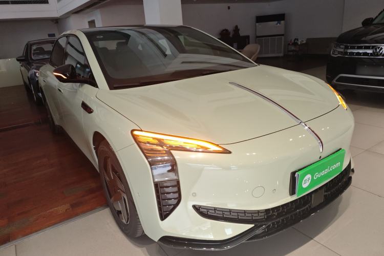 Used Hongqi EH7 2025 690 Smart Selection Edition
