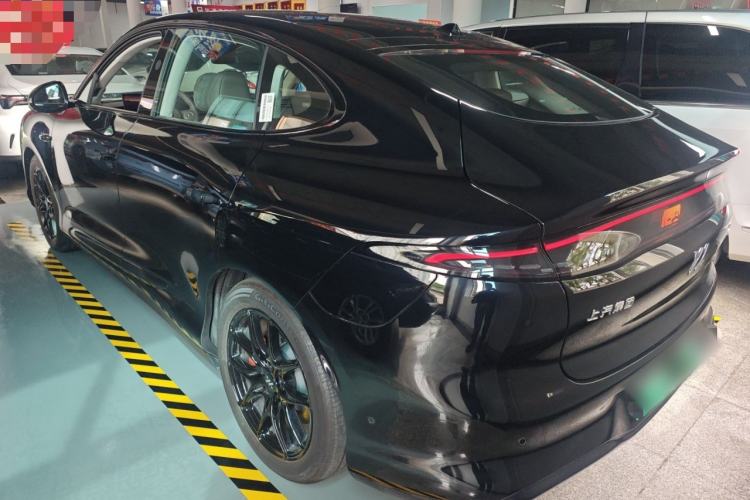 Used IM LS6 2026 Model Range-Extending 66 Max+ Rear Left 45 Deg