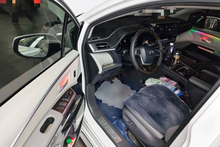 Used Toyota Granvia 2023 2.5L Hybrid Prestige PLUS Edition
