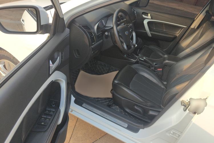 Used Geely Auto Emgrand 2016 Sedan 1.5L CVT Upward Version
