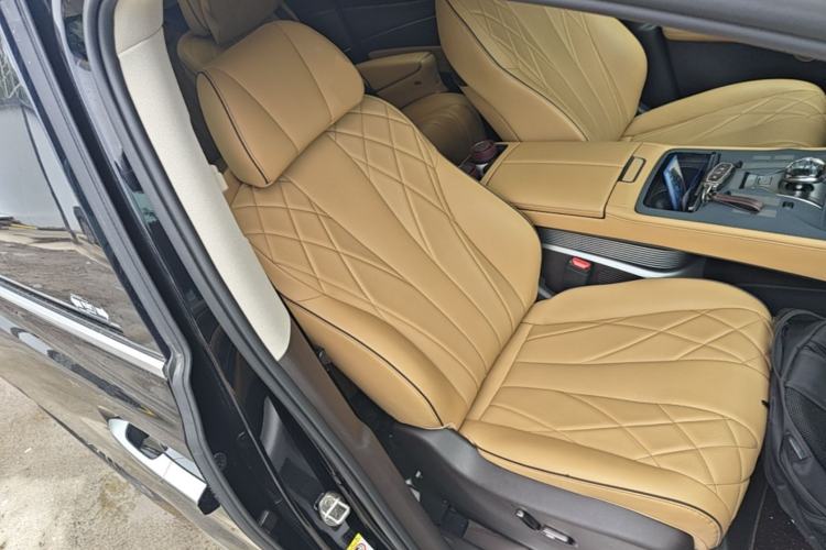 Used Denza D9 2024 DM-i 970 Luxury Model