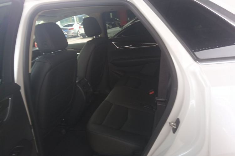 Used Cadillac XT5 2016 28T Four-Wheel Drive Luxury Model Left Rear Seat