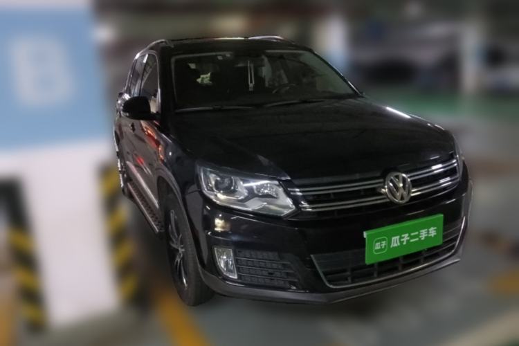 Used Volkswagen Tiguan 2015 1.8TSI Automatic Two-Wheel Drive Luxury Model Front Right 45 Deg