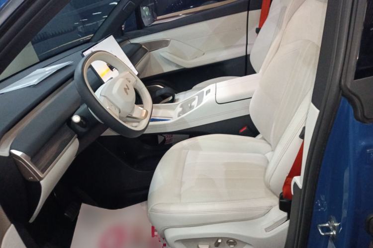 Used ONVO L60 2024 60 kWh All-Wheel Drive