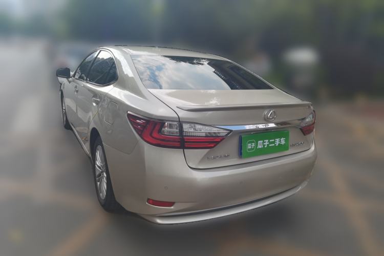 Used Lexus ES 2017 200 30th Anniversary Edition Rear Left 45 Deg