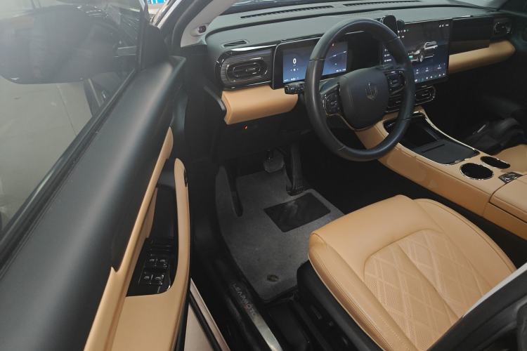 Used Leapmotor C11 2024 All-Electric 580 Luxury Edition Driver Seat