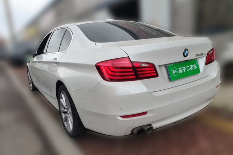 Used BMW 5 Series 2014 528Li Leading Model Rear Left 45 Deg