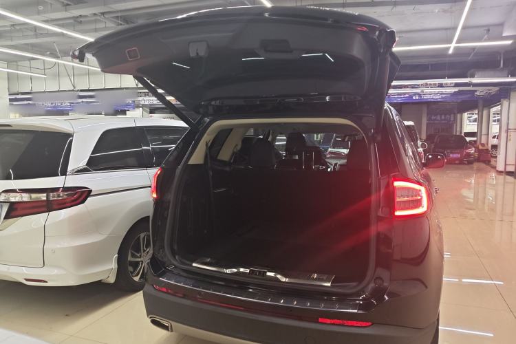 Used Ford Edge 2018 EcoBoost 245 Two-Wheel-Drive Titanium 7-Seater China VI Standard Trunk