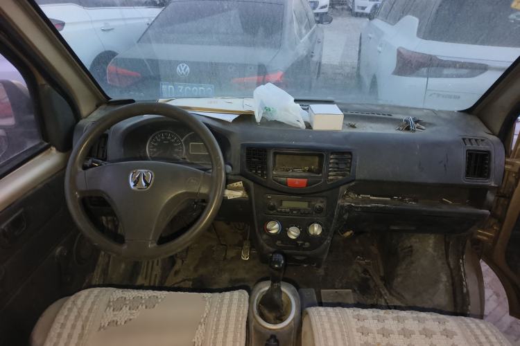 Used BAIC Weiwang 306 2011 1.3L base model 7 seats Center Console