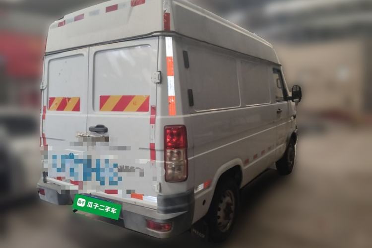 Used Iveco Daily 2017 2.8T V35 Cargo Van Mid-Roof 3/6 Seats 43S5
