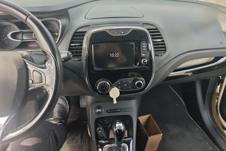 Used Renault Captur 2015 1.2T Automatic Luxury First Edition Audio And AC Panel
