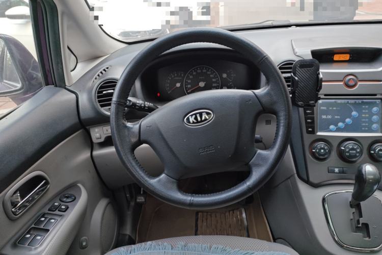 Used Kia Carens 2011 2.0L 7-Seater Automatic Standard Edition
