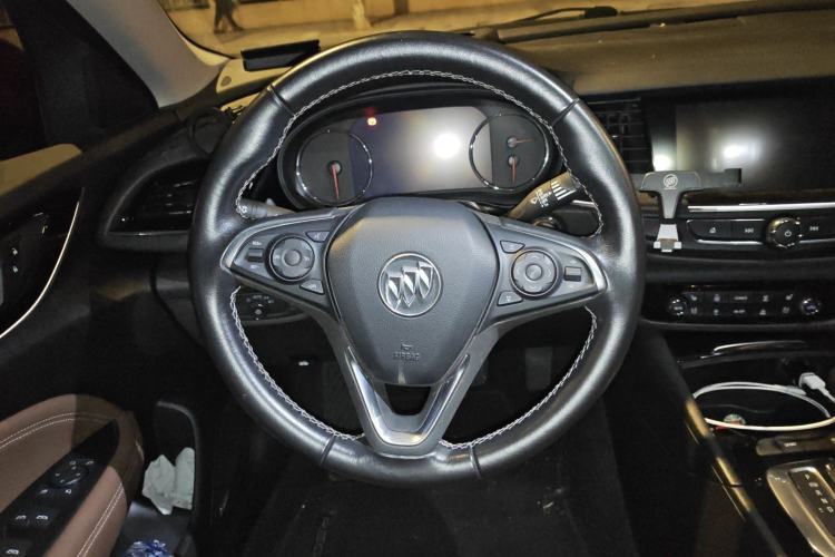 Used Buick Regal 2017 28T Luxury Edition Steering Wheel