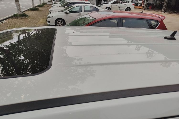 Used Brilliance V3 2017 1.5L Automatic Smart Version Roof