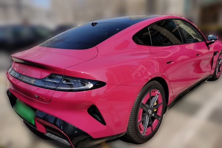 Used Xiaomi Auto SU7 2024 Four-Wheel Drive Ultra-Long Range Advanced Intelligent Driving Max Edition