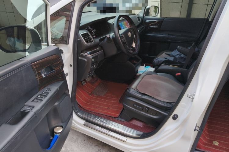 Used Honda Odyssey 2018 2.4L Luxury Edition Interior 3