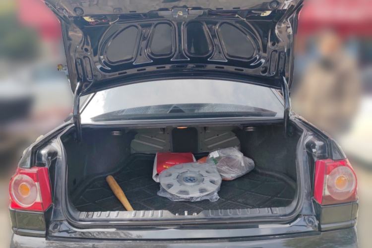 Used Volkswagen Santana Vista 2008 1.8L Manual Sishang Model Trunk