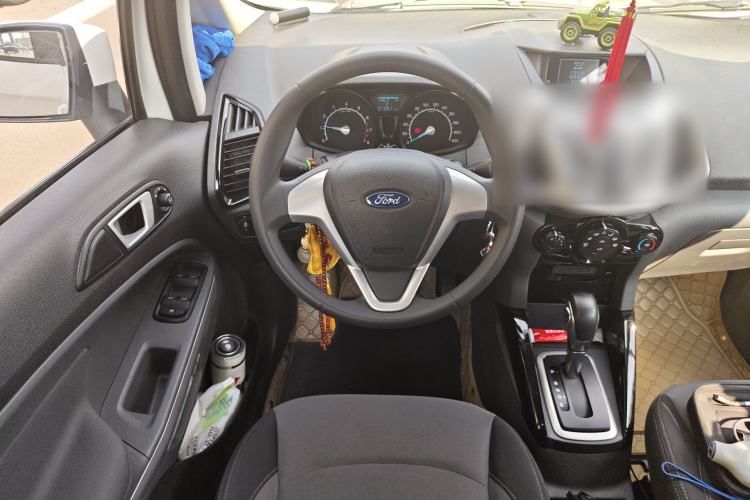 Used Ford EcoSport 2013 1.5L Automatic Fashion Model Steering Wheel