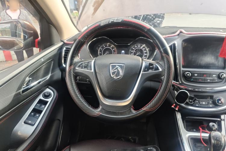 Used Baojun 560 2015 1.8L manual luxury version