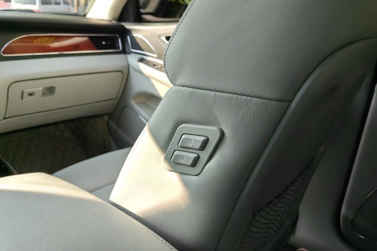 Used Hongqi H7 2015 2.0T Luxury Model
