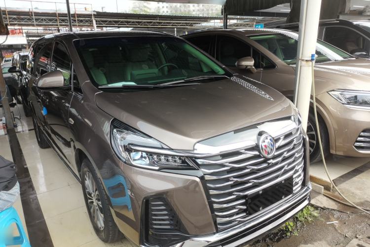 Used Buick GL8 2023 Land Executive Class Comfort Model