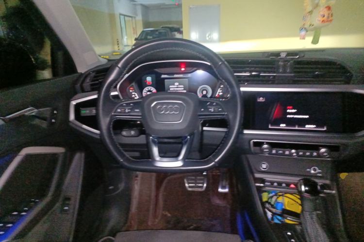 Used Audi Q3 2022 40 TFSI Fashion Dynamic Model