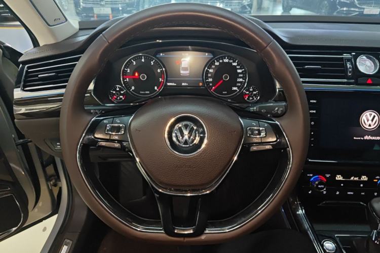 Used Volkswagen Phideon 2018 Revised Version 480 V6 Four-Wheel Drive Flagship Edition
