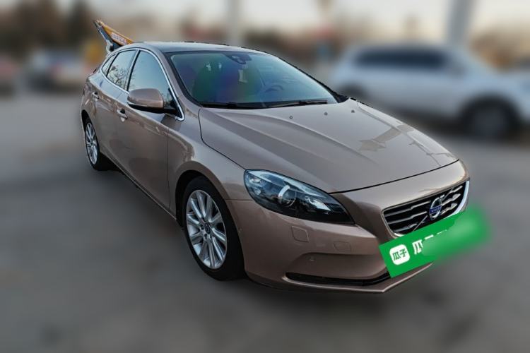 Used Volvo V40 2015 1.6T Zhiyi Edition